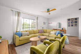 84 21st Terrace SE in Largo, FL - Building Photo