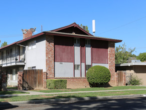 3331 E Sierra Madre Ave in Fresno, CA - Building Photo - Building Photo