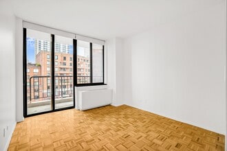 380 Rector Pl in New York, NY - Building Photo - Building Photo