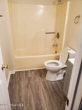 300 Kristin Dr in Greenville, NC - Building Photo - Building Photo