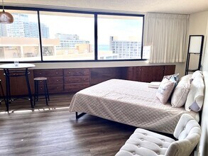 1700 Ala Moana Blvd, Unit 2004 in Honolulu, HI - Foto de edificio - Building Photo