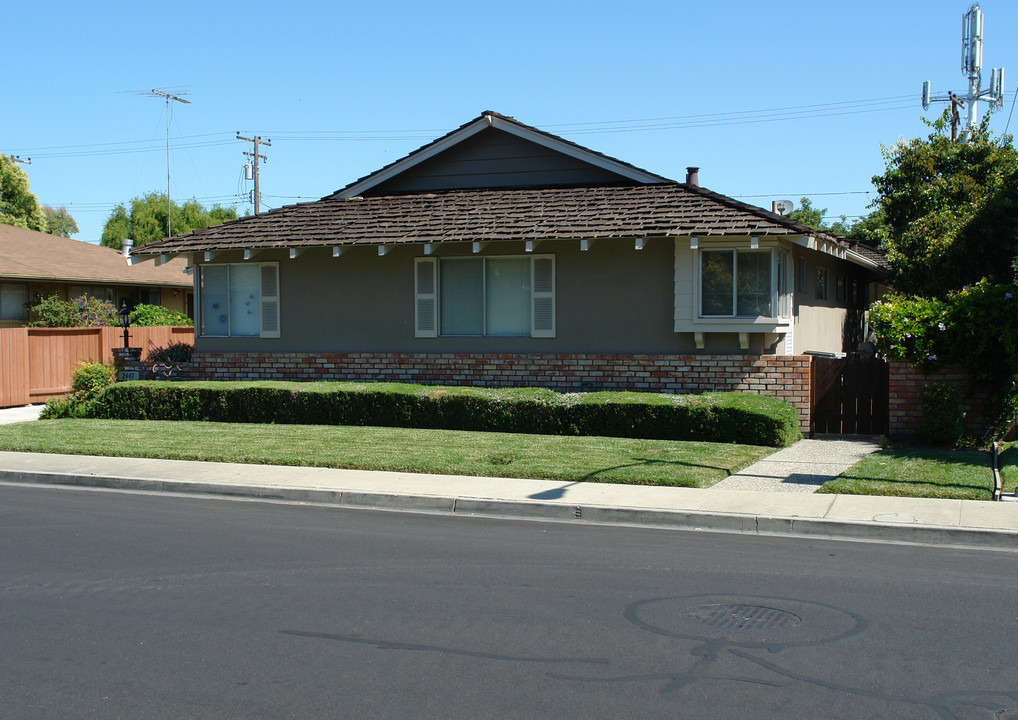 2447 Anna Dr in Santa Clara, CA - Building Photo