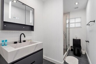 270 NW 41st St in Miami, FL - Building Photo - Building Photo