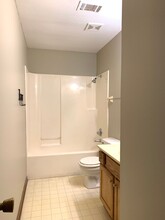 4400 Foxwood Cove in Jonesboro, AR - Building Photo - Building Photo