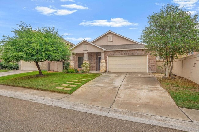 326 Sabal Loop in Laredo, TX - Building Photo - Building Photo