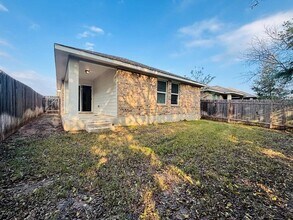 1305 Bear Peak Ln in Pflugerville, TX - Building Photo - Building Photo