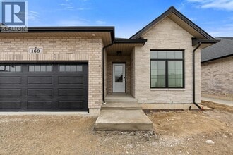 160 McLellan Ave in Amherstburg, ON - Building Photo - Building Photo