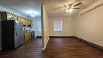 134 71st St in Guttenberg, NJ - Building Photo