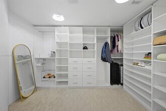 7000 Island Blvd, Unit 2806 in Aventura, FL - Foto de edificio - Building Photo