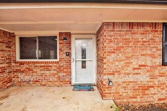 314 N Lakeside Terrace in Mustang, OK - Building Photo - Building Photo