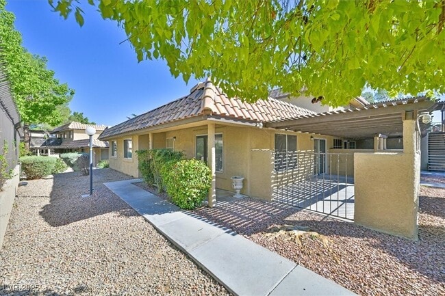 property at 1802 Plum Ct