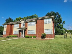 3709 Le Bron Rd in Montgomery, AL - Foto de edificio - Building Photo