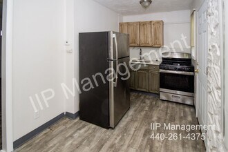 450 Kenwood Dr in Euclid, OH - Building Photo - Building Photo