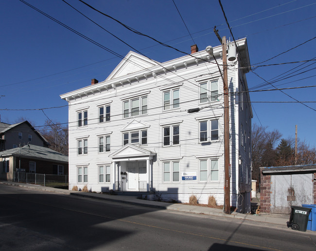 68 Congress Ave in Waterbury, CT - Foto de edificio - Building Photo