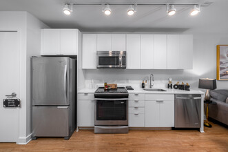 Hendrix Apartments in Washington, DC - Building Photo - Interior Photo