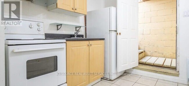 693 Euclid Ave in Toronto, ON - Building Photo - Building Photo