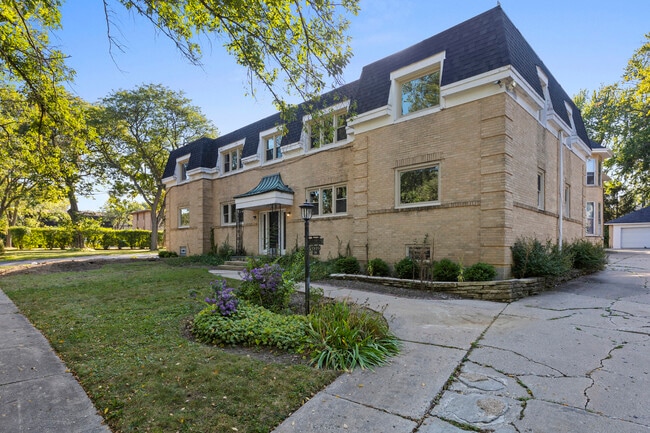 property at 1506 Glencoe Ave