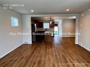 451 Campo Ln in Oregon, WI - Building Photo - Building Photo
