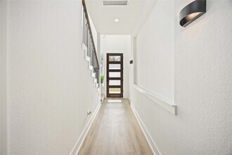 964 Lucky St in Houston, TX - Foto de edificio - Building Photo