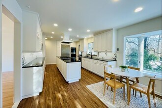 164 Rock Creek Ln in Scarsdale, NY - Building Photo - Building Photo