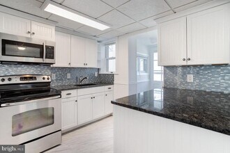 24 Admiral Blvd in Dundalk, MD - Foto de edificio - Building Photo