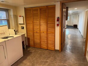 2208 W Iowa St in Chicago, IL - Building Photo - Building Photo