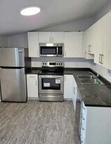 760 Burrows Ave in Winnipeg, MB - Building Photo