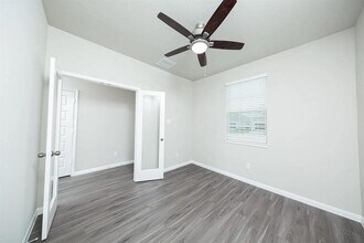 5103 Hector Gustavo Dr in Rosharon, TX - Building Photo - Building Photo