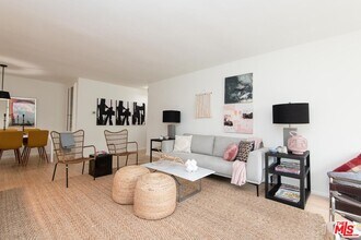 11670 Sunset Blvd in Los Angeles, CA - Building Photo - Building Photo