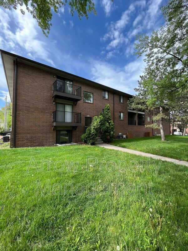 3405 Holdrege St in Lincoln, NE - Building Photo - Building Photo