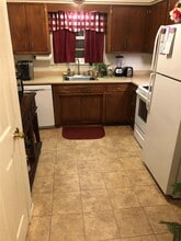 402 Thompson St in Port Jefferson, NY - Building Photo - Building Photo