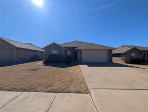 512 SW 43rd St in Moore, OK - Building Photo - Building Photo