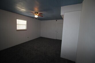 8606 Gateway Blvd in Canutillo, TX - Building Photo - Building Photo
