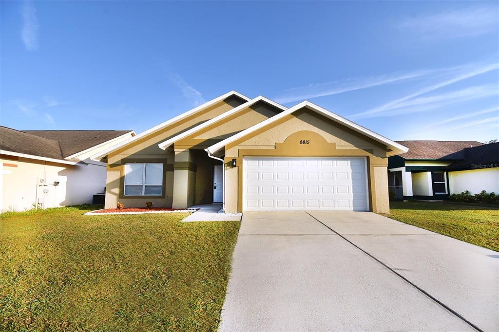 8815 Parliament Ct in Kissimmee, FL - Building Photo