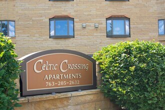 Celtic Crossing in Osseo, MN - Foto de edificio - Building Photo