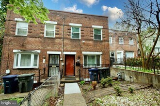 1365 Talbert Terrace SE in Washington, DC - Foto de edificio - Building Photo