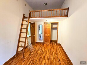 318 W 105th St in New York, NY - Building Photo - Building Photo