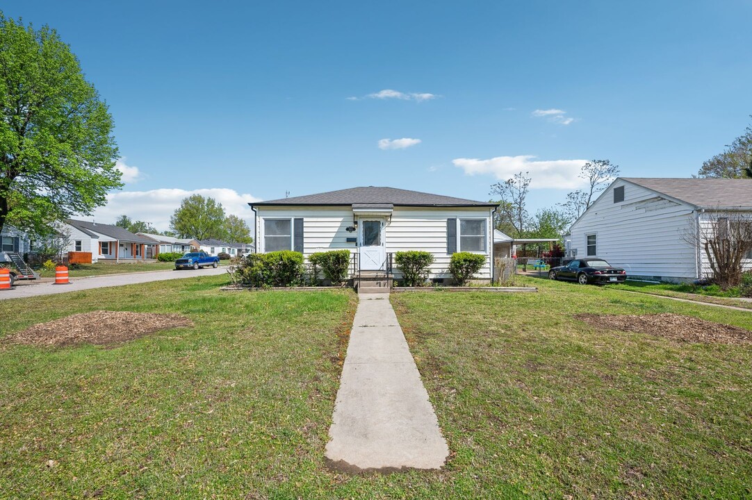 3803 E 23rd St in Tulsa, OK - Building Photo