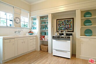 9976 Durant Dr in Beverly Hills, CA - Building Photo - Building Photo