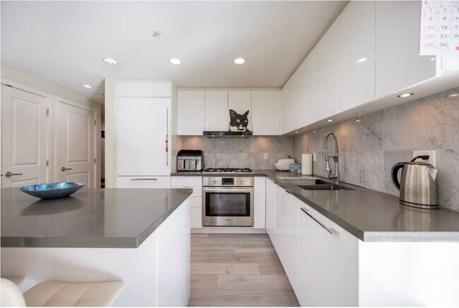 7328 Gollner Ave in Richmond, BC - Building Photo - Building Photo