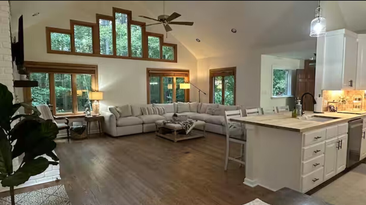 205 E Deer Run in Apex, NC - Foto de edificio