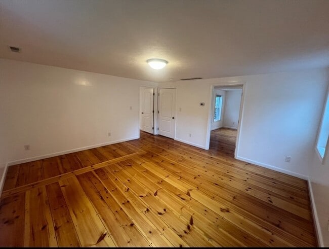 265 Dunstable Rd, Unit 1 in Tyngsboro, MA - Building Photo - Building Photo