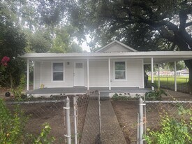 2604 W Blount St in Pensacola, FL - Building Photo