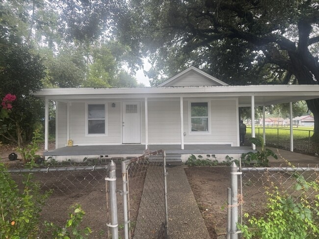 property at 2604 W Blount St
