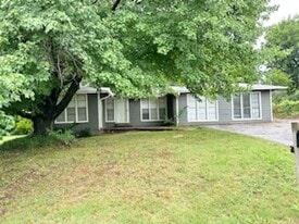 8820 S Winston Ave in Tulsa, OK - Building Photo