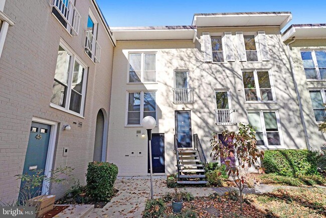 42 G St SW in Washington, DC - Building Photo - Building Photo