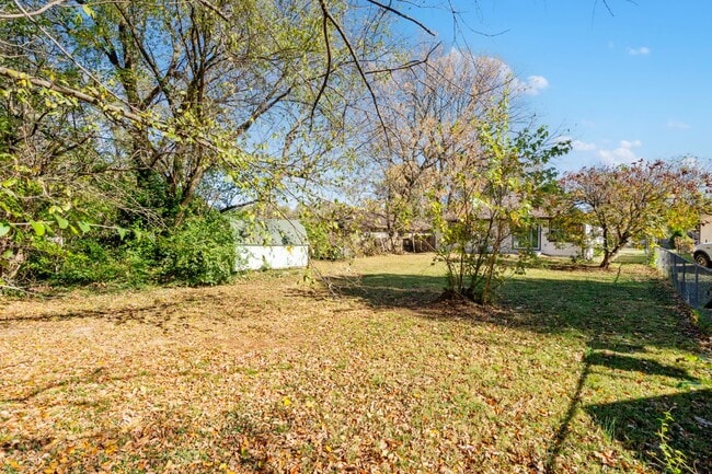 1621 N Hillcrest Ave in Springfield, MO - Building Photo - Building Photo