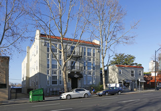 Metro Walk Apartments in San Jose, CA - Building Photo - Building Photo