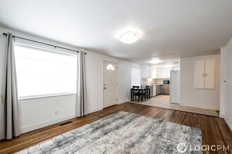 463 Vine St in Clearfield, UT - Building Photo - Building Photo