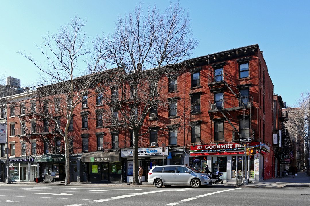 321-327 First Ave in New York, NY - Foto de edificio